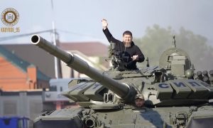 «Педальная машинка ваш Абрамс». Кадыров протестировал модернизированный Т-72