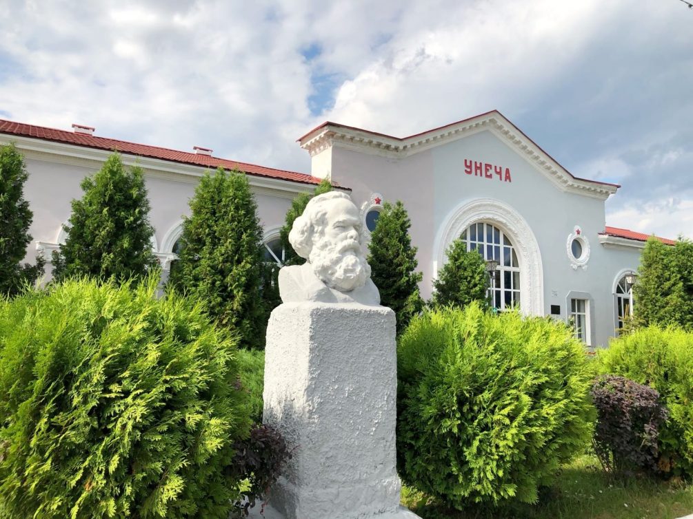 Пригородные поезда Брянск — Унеча следуют укороченным маршрутом. Они доезжают до станции Почеп и возвращаются обратно