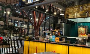 Фашистский кебаб в Таллине: на форме закусочной нарисовали орла третьего рейха