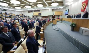 Запретить чиновникам выезжать из России при режиме КТО предложили в Госдуме