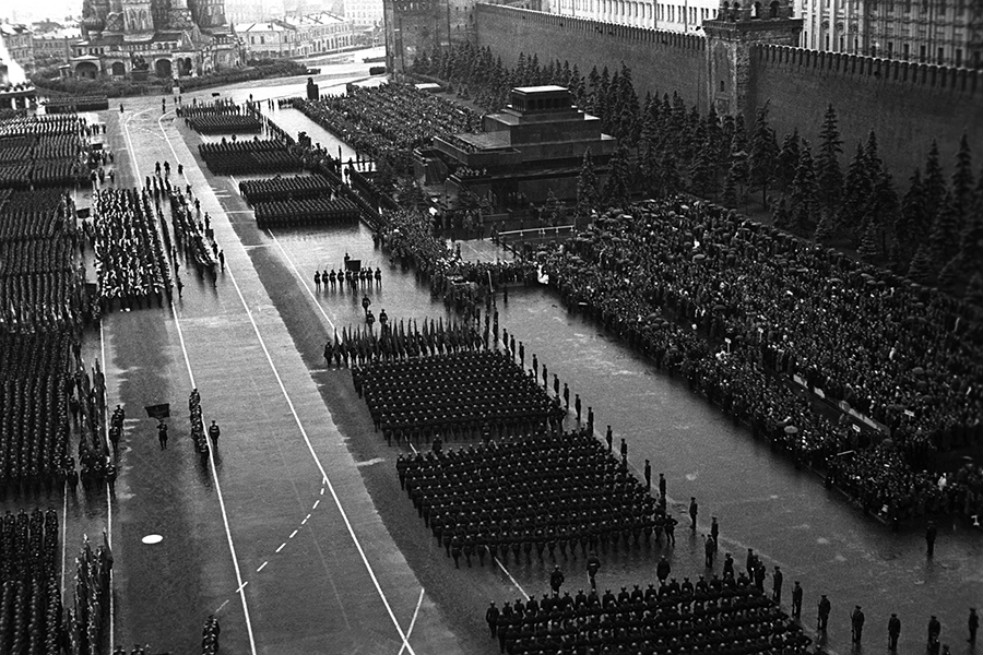 Презентация парад на красной площади 1945 года