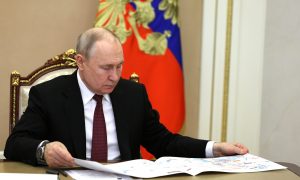 Владимир Путин указом установил почетное звание «Заслуженный работник ОПК»