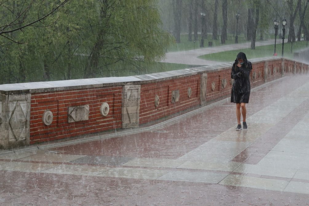 МЧС предупредило жителей семи регионов России о наступающей природной стихии в ближайшие дни