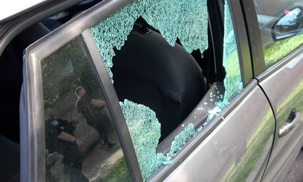 В Сумах мирных граждан в машине обстрелял боевик ВСУ 