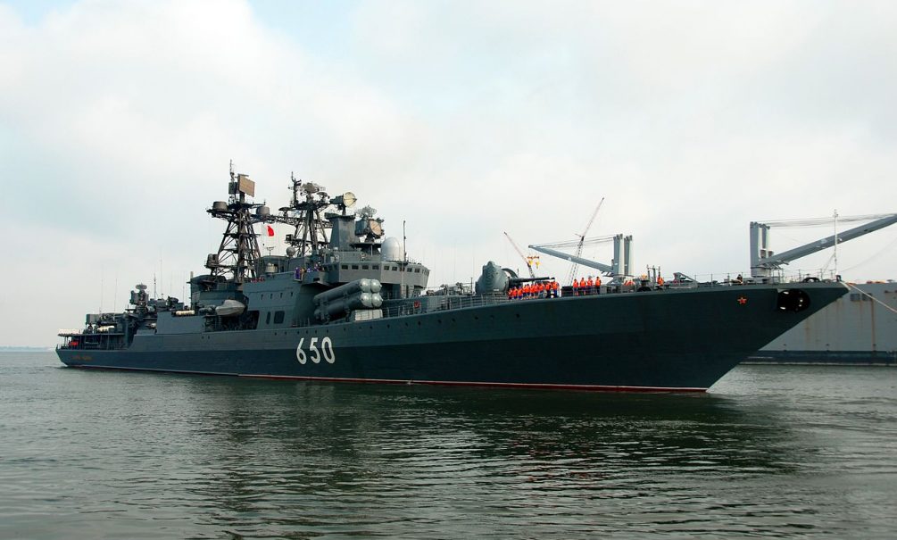 Россия и Украина заявили, что будут считать военными целями корабли, которые идут в порты противника 