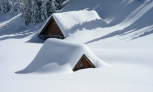 Россиян предупредили о штрафе за кражу снега у соседей