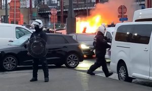 «Мы убьём их в ответ. Нам разрешено, это написано в Коране!»: что известно к этому часу о погромах во Франции