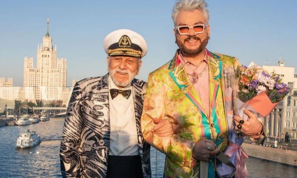 «Я удивился»: отец Филиппа Киркорова разводится с больной раком женой из-за брачного контракта «Я удивился»: отец Филиппа Киркорова разводится с больной раком женой из-за брачного контракта