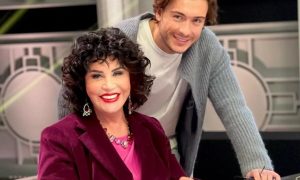 Сын затаил обиду: Надежда Бабкина купила молодому фавориту квартиру за десятки миллионов рублей