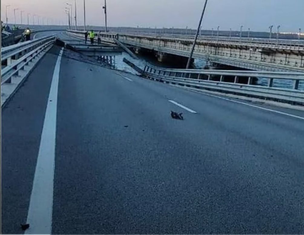Национальный антитеррористический комитет назвал терактом взрыв на Крымском мосту