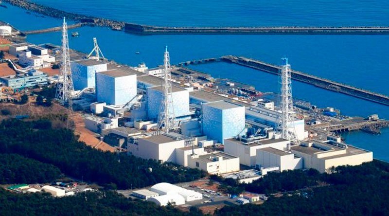 Япония решила начать сброс радиоактивной воды с АЭС «Фукусима-1» 