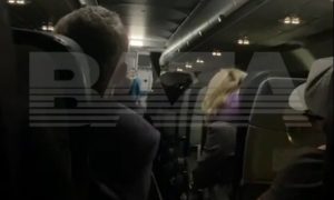 «Быстро останавливай! Я не лечу!»: россиянин потребовал высадить его из самолета из-за преследования ЧВК