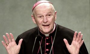 Американский архиепископ   избежал суда  за растление детей по причине деменции
