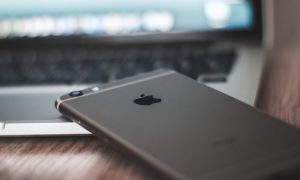 Роскомнадзор изучит возможность отключения iPhone в России