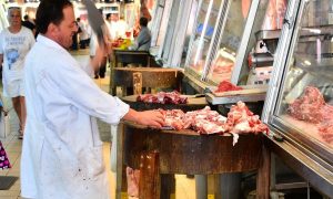 Преступная цепочка раскрыта: кто стоит за распространением зараженного сибирской язвой мяса в Воронеже?