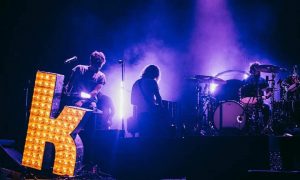 В Грузии закатили грандиозный скандал рок-группе The Killers из-за русского парня