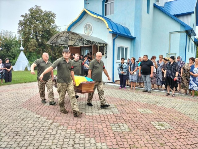 «Майдан вдов». В Луцке жены ВСУшников готовят акцию протеста «Майдан вдов». В Луцке жены ВСУшников готовят акцию протеста