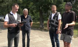 «Ненавижу ВСУ»: житель Киева задержан за поджог 12 автомобилей военнослужащих