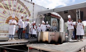 Почти 4 тонны угощений сварили на фестивале славянской культуры