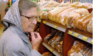 Жить стало лучше: продажи потребительских товаров в России превзошли уровень докризисного 2021 года