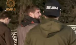 Даудов показал прогулку с Кадыровым на фоне слухов о коме главы Чечни