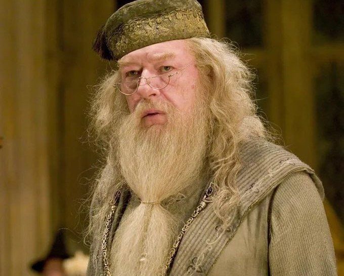 Умер актер Майкл Гэмбон, сыгравший профессора Дамблдора в фильмах о Гарри Поттере Умер актер Майкл Гэмбон, сыгравший профессора Дамблдора в фильмах о Гарри Поттере