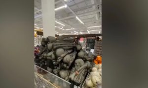 «Орки. В прозрачном пакете. Новинка»: в магазинах Украины стали продавать «кости русских военных»