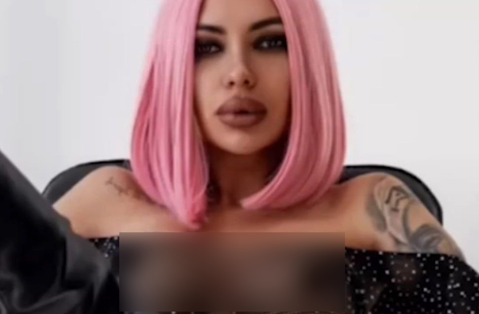 «Самую горячую» заведующую детсадом в России уволили из-за публикации интимных фото