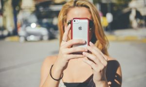 Опасное излучение и прослушка: в iPhone нашли новые уязвимости