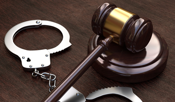 В России командующего армией и дивизией арестовали по обвинению во взятках