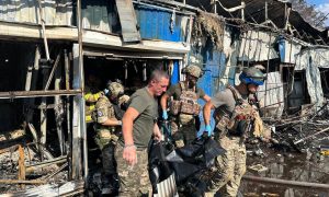 «Расстреляли рынок ракетами НАТО»: в Константиновке после авиаудара по рынку погибли 17 человек