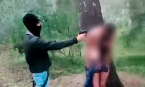 «Раздели и заставили лаять»: на Урале подростки вывезли мигранта в лес и жестоко избили