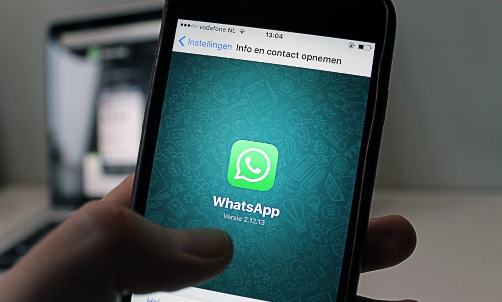 В России могут заблокировать популярный мессенджер WhatsApp: кому и зачем это нужно 