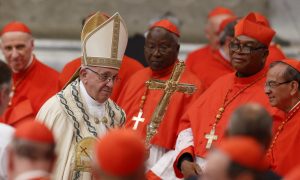 Кардиналы против Папы: священнослужители осудили заявление Франциска о том, что гомосексуализм – не преступление