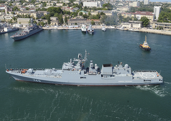 Корабли постоят и ложатся на курс: Черноморский флот покидает Севастополь?
