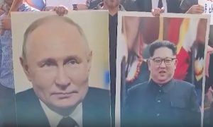 Палестинцы вышли на митинг с портретами Путина и Ким Чен Ына