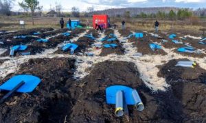 «Похоронят» заживо»: в Екатеринбурге появилось кладбище для живых людей