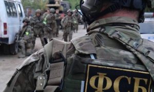 Одни плакали, другие отстреливались: сотрудники ФСБ задержали админов украинских СМИ и телеграм-чата