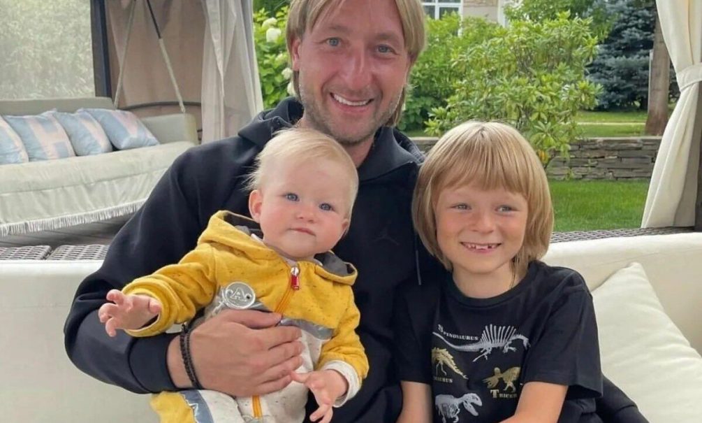 Влез в кредит ради мечты 10-летнего сына: Плющенко купил люксовый автомобиль за 30 миллионов рублей Влез в кредит ради мечты 10-летнего сына: Плющенко купил люксовый автомобиль за 30 миллионов рублей