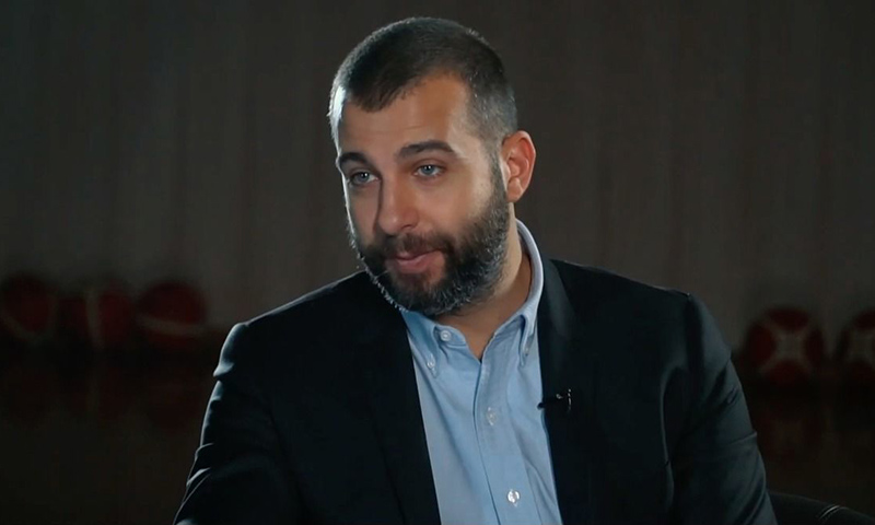 Проект «Пятая колонна»: «неприкаянный патриот» Ургант посетил выставку и прорекламировал «уколы красоты» Проект «Пятая колонна»: «неприкаянный патриот» Ургант посетил выставку и прорекламировал «уколы красоты»