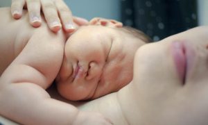 Рождаемость уходит на дно: почему россияне не хотят заводить детей