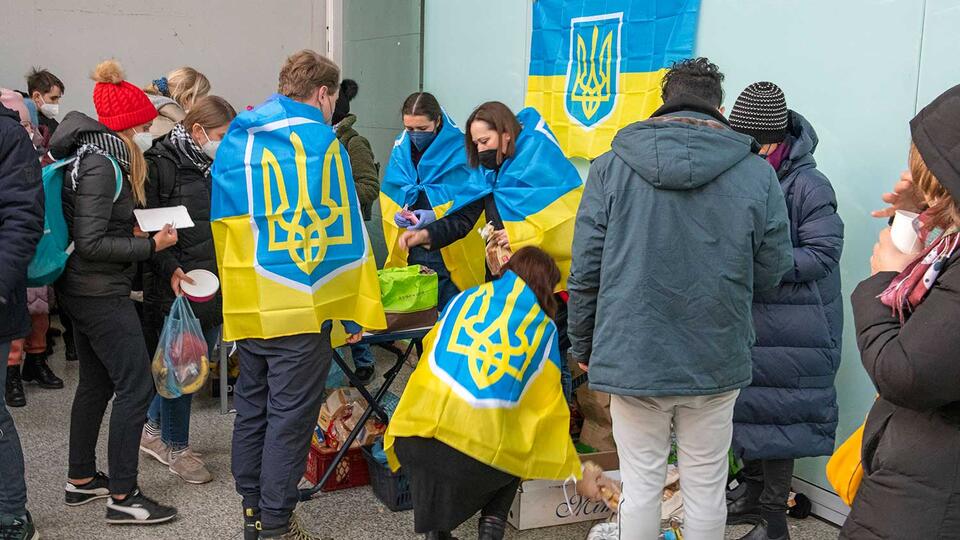 «Выдать паспорта и отправить на СВО»: Путин может принять миллионы украинцев, преданных Зеленским 