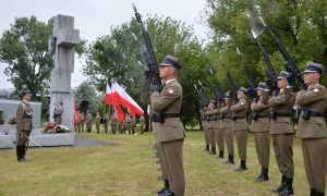 Польша не позволит Украине вступить в ЕС без масштабной эксгумации жертв Волынской резни