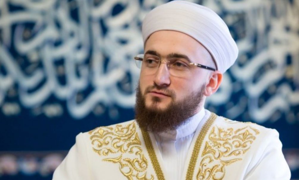 Муфтий Самигуллин призвал мусульман не поддаваться на провокации западных спецслужб Муфтий Самигуллин призвал мусульман не поддаваться на провокации западных спецслужб