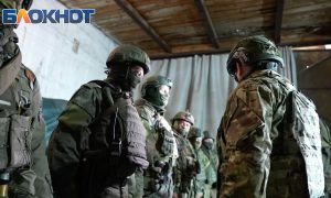 Бойцов отряда БАРС-8 наградили медалями «За храбрость»