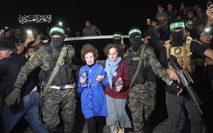Появилось видео освобождения двух захваченных боевиками ХАМАС россиянок 
