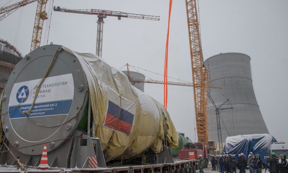 «Атомное сердце» второго энергоблока Курской АЭС-2 доставлено из Волгодонска в Курчатов 