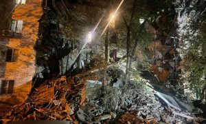 «Под завалами слышны звуки». Ситуация на месте обрушившегося дома в Астрахани