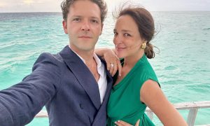Константин и Алина Крюковы стали родителями после десяти лет брака: «Самое увлекательное  путешествие»