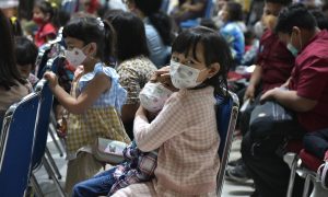 ВОЗ в истерике: от Китая потребовали данные по вспышке загадочной пневмонии у детей